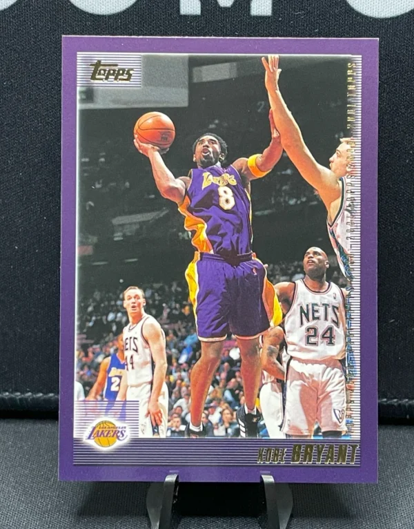 2000-01 Topps #189 Kobe Bryant  - Los Angeles Lakers